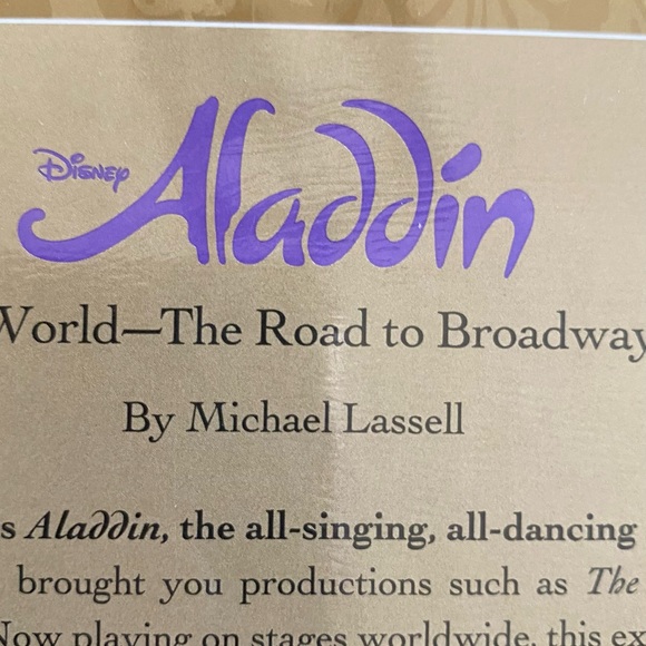 DISNEY 💜ALADDIN💜 A WHOLE NEW WORLD HARDCOVER BOOK 🌟NWT🌟 - Picture 7 of 12